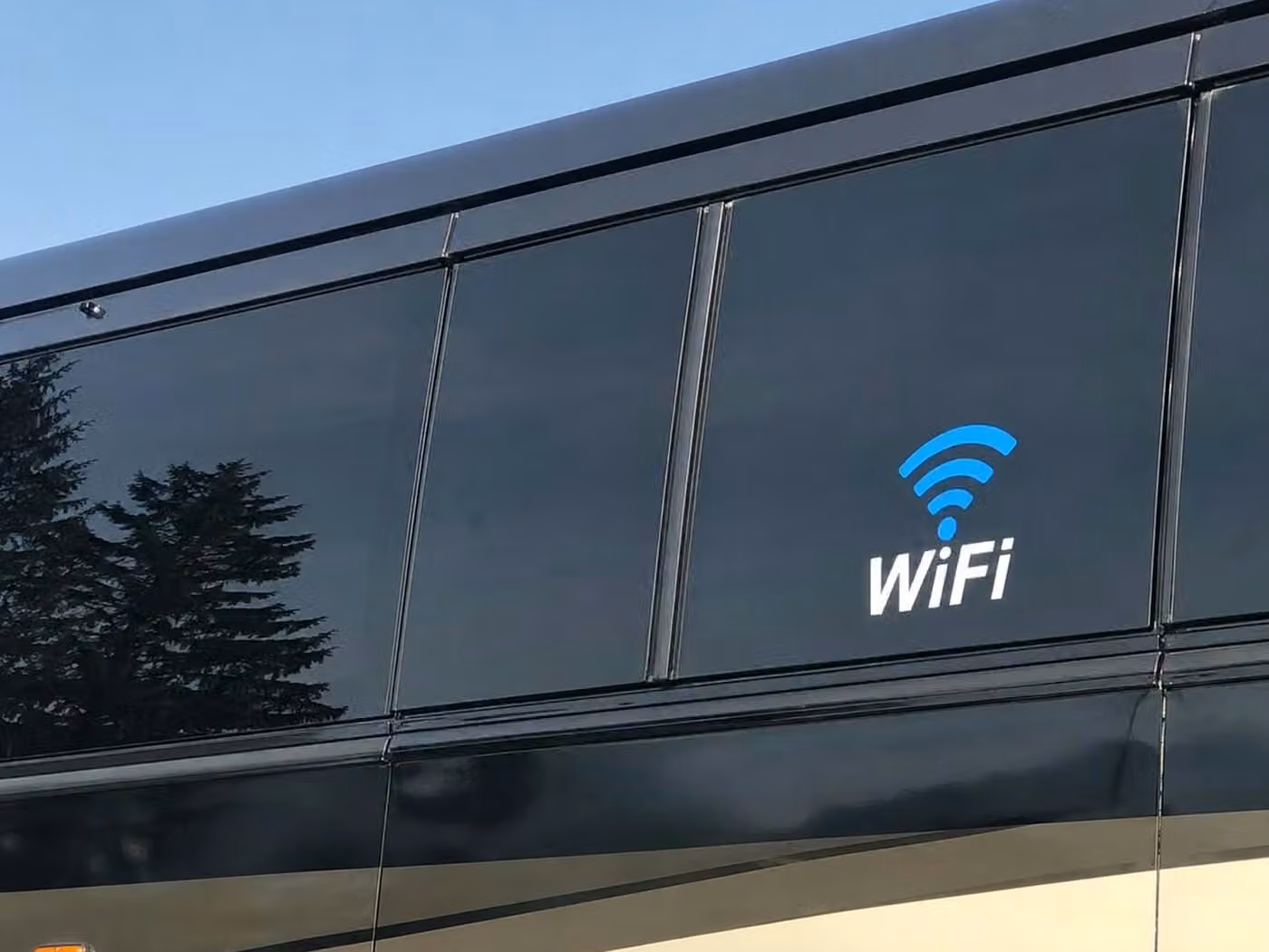 saratoga 25 passenger minibus wifi