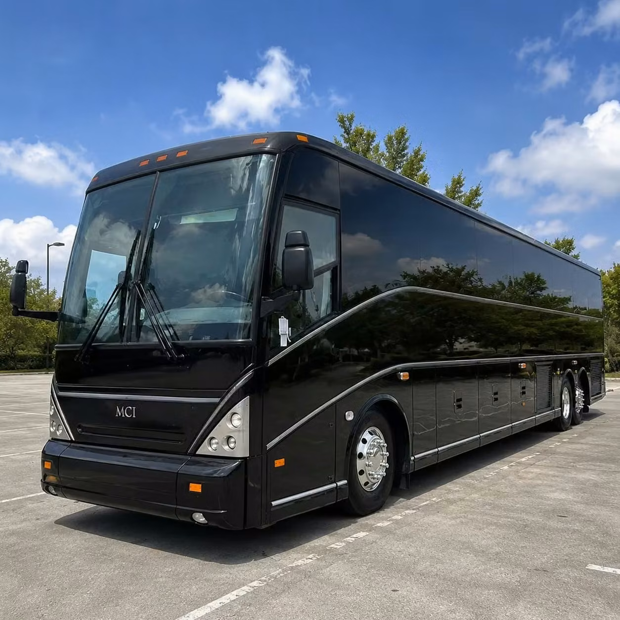 saratoga 56 passenger school charter buses with undercarriage gear storage