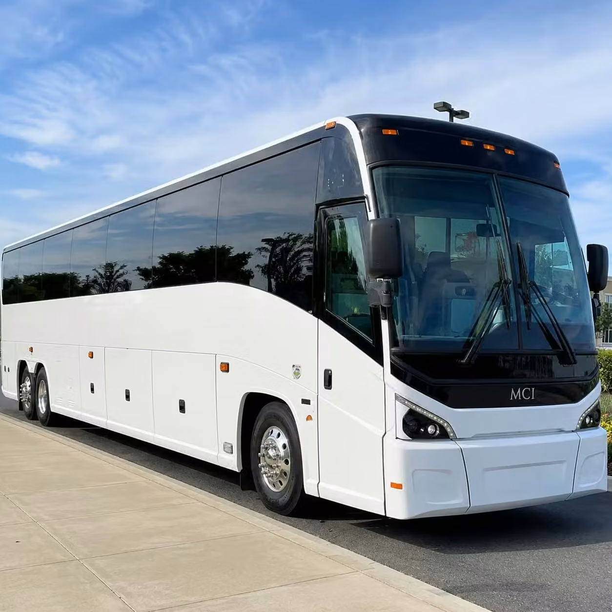 saratoga hotel shuttles for convention attendees